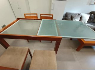 Mesa de Comedor Madera y Cristal y 4 sillas