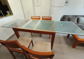 Mesa de Comedor Madera y Cristal y 4 sillas