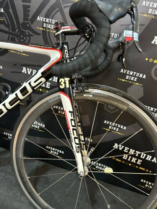 Bicicleta de carretera Focus Izalko