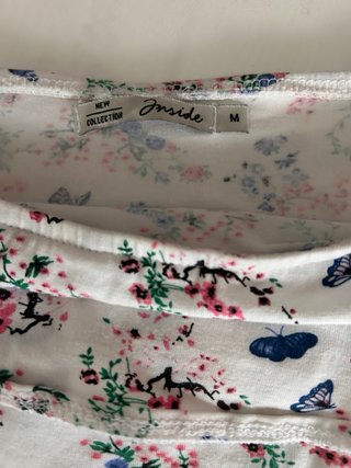 Top blanco estampado Inside S hombros descubiertos