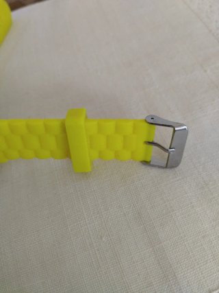 Reloj QWatch Dorado y Amarillo