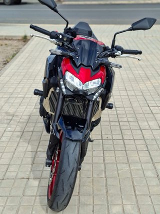 Kawasaki Z900 Negra/Roja