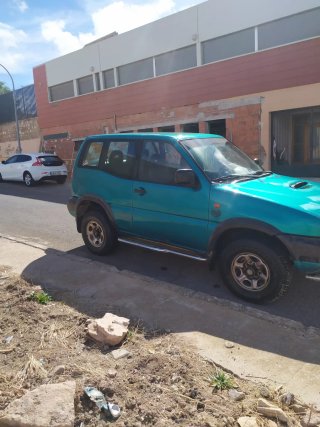 Nissan Terrano II 2000