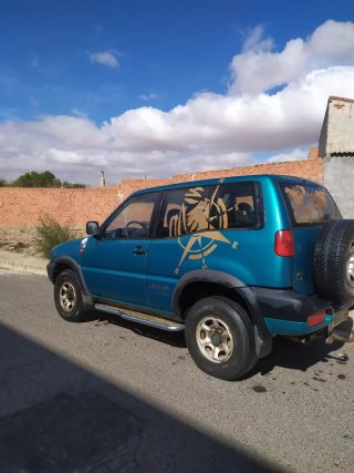 Nissan Terrano II 2000