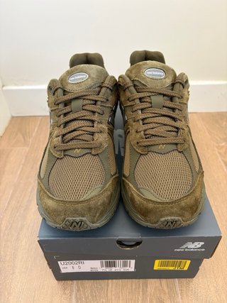 New Balance 2002R Verde Talla 41.5