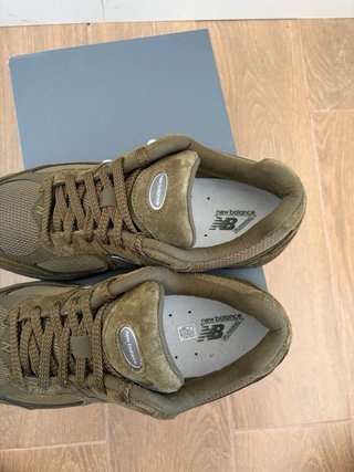 New Balance 2002R Verde Talla 41.5