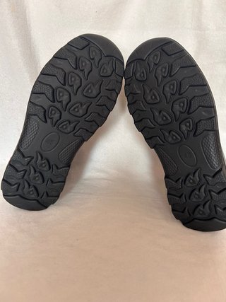 Tenis elegantes negros y beige