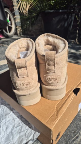 Botas UGG Classic Mini Plataforma Beige