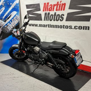 HYOSUNG Aquila Bobber GV 300 S