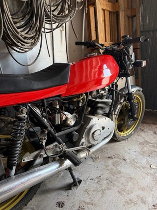 Ducati 500 Desmo Roja