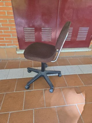 Silla de escritorio giratoria marrón