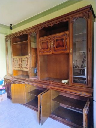 Mueble salón madera vitrinas
