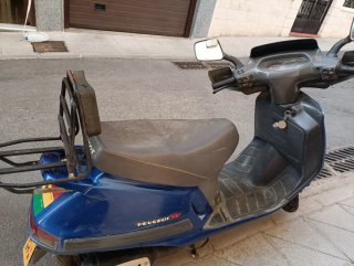 Peugeot Scooter Azul