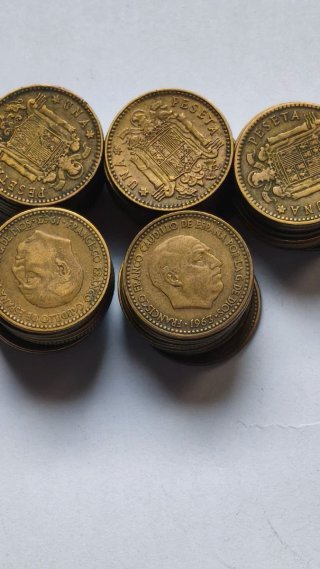 50 monedas de 1 peseta de franco del año 1963