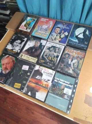 LIQUIDACIÓN DE PELÍCULAS,,SIN USAR,, SON A 1€ PELI