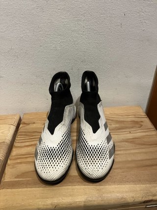 Adidas Predator calcetto 40