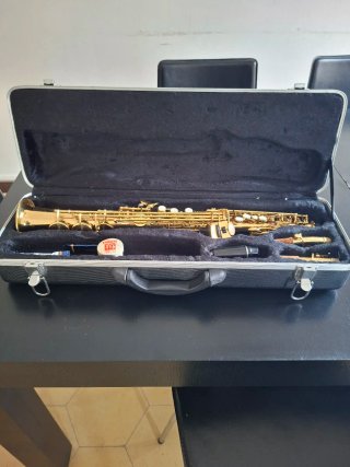 Saxofón Soprano Dorado