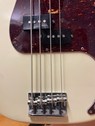 Bajo Fender American Standard Precision Bass