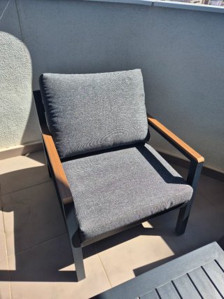 Conjunto de jardín con mesa 4 plazas metal Beliani