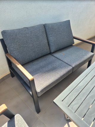 Conjunto de jardín con mesa 4 plazas metal Beliani