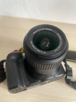 Nikon D3300 + Obiettivo 18-55mm VR II