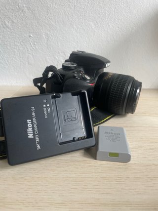 Nikon D3300 + Obiettivo 18-55mm VR II