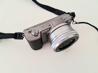 1.954 DISPAROS Cámara Sony A5100 con objetivo kit