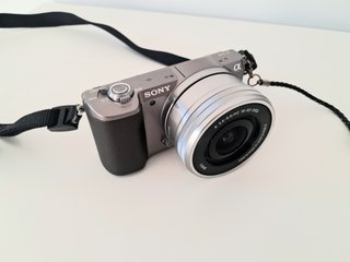 1.954 DISPAROS Cámara Sony A5100 con objetivo kit