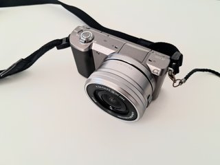 1.954 DISPAROS Cámara Sony A5100 con objetivo kit
