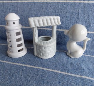 Lote 3 figuras: Faro, Pozo y Mono