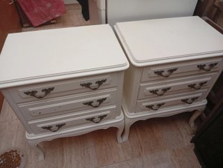 Mesitas de noche de madera blancas