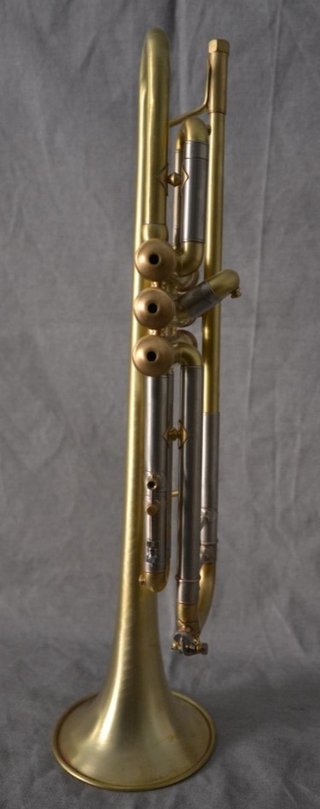 Trompeta Bach Stradivarius 37 Raw Brass Sib
