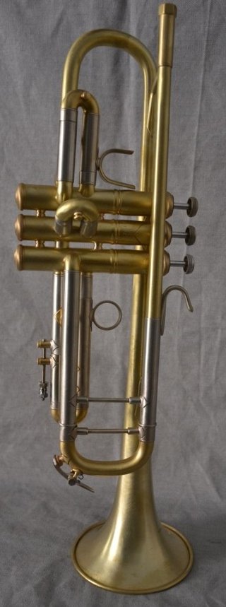 Trompeta Bach Stradivarius 37 Raw Brass Sib