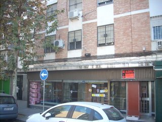 LOCAL GRANDES ESCAPARATES