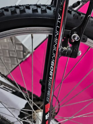 Bicicleta B-Pro M100 aluminio con ruedas de 26"