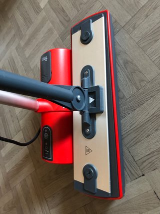 Aspiradora de vapor roja