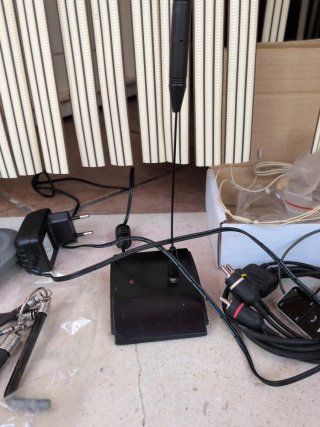 Varios elementos de electrónica