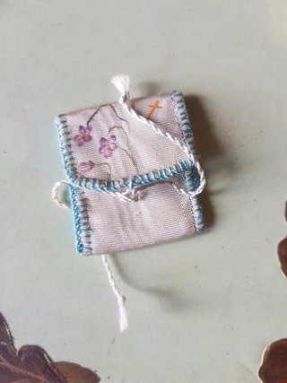 Antiguo Detente o Escapulario con funda
