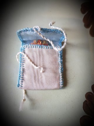 Antiguo Detente o Escapulario con funda