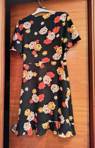 Vestido negro estampado flores