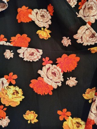 Vestido negro estampado flores