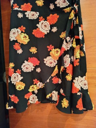 Vestido negro estampado flores