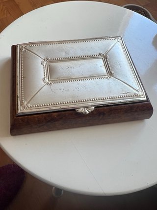 Joyero de madera y plata