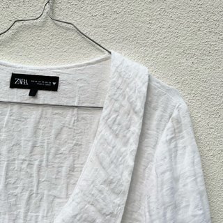Blusa Zara con cuello Peter Pan