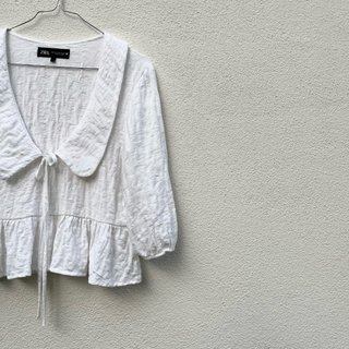 Blusa Zara con cuello Peter Pan
