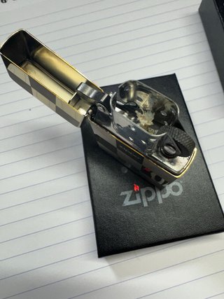 Zippo Ajedrez Dorado