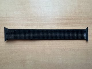 Apple Watch X Nike 42mm. Black/Pure Platinum Loop