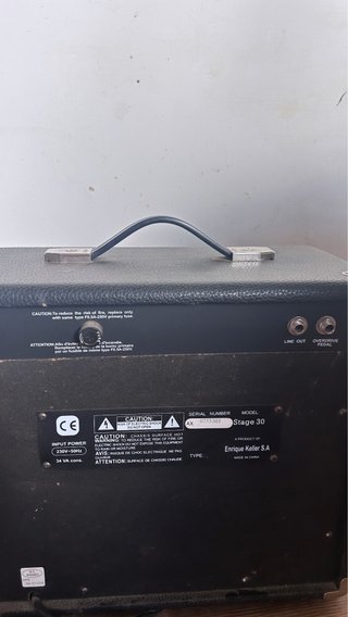 Guitarra Eléctrica Roja + Funda + Amplificador