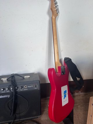 Guitarra Eléctrica Roja + Funda + Amplificador