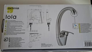 Grifo de cocina cromado nuevo.